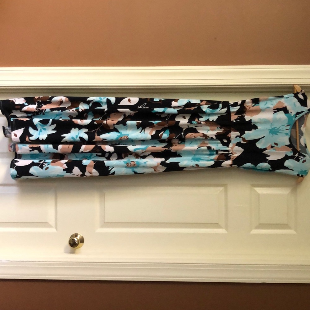 Floral Sleeveless Maxi Dress